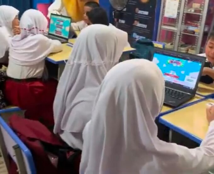 Uji Coba Perpustakaan Digital SAMPAN 62 Mendapat Sambutan Positif dari Peserta Didik SDN 62 Sungai Raya